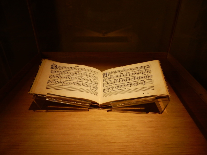 dark, high angle view, 4K, religion, expertise, antiquarian, paper, antiquariat, arts culture and entertainment, page, old script, sing, music, castel santangelo