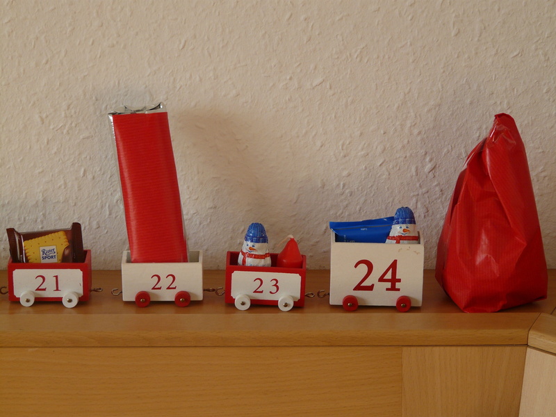 architecture, table, celebration, arrangement, Gifts, packed, wagons, nicholas, Advent Calendar, advent, western script, surprise, communication, number