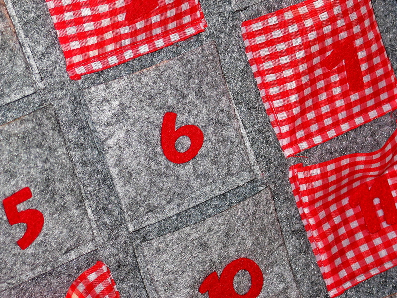 design, patriotism, give away, flag, gift packaging, door, no people, gifts, close-up, packaging, nicholas, shape, christmas, red, 24, homemade, 24 bags