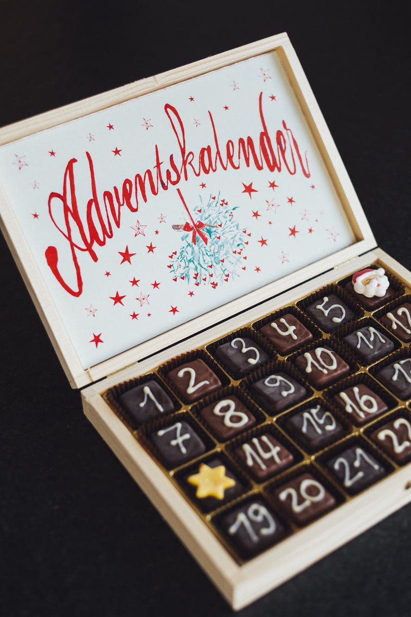 still life, sign, information, text, adventskalender, table, communication, high angle view, alphabet, board, no people, truffles, 5K, blackboard, close-up