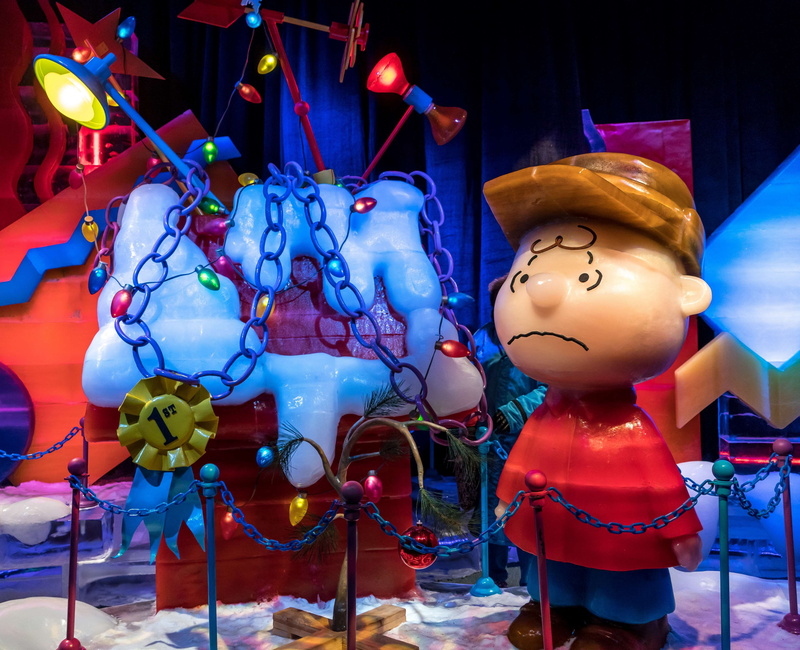 december, retail display, toy, merry, christmas, blue, characters, representation, sculpture, craft, ice sculptures, cartoon, cute, statue, wi, christmas tree