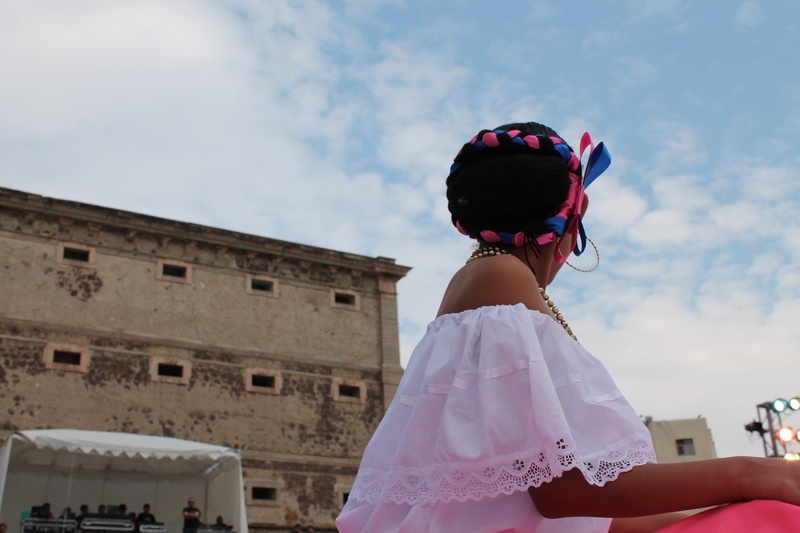 woman, traditional, culture, shoulder, outdoors, women, girl, people, real people, architecture, nature, pink, leisure activity, clothing, traditional clothing