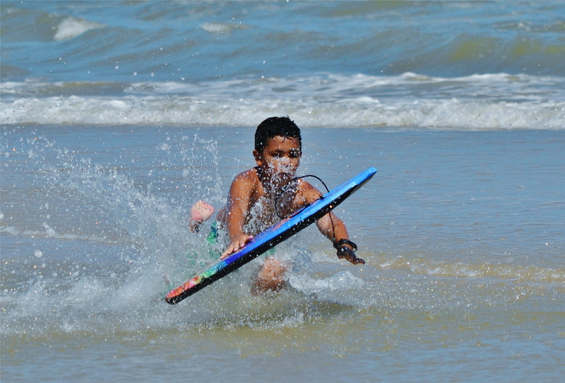 fun, happy, sand, nature, water, one person, playing, sea, males, child, positive emotion, outdoors, vacations, 4K, waves, boogie, happiness, kid, splashing