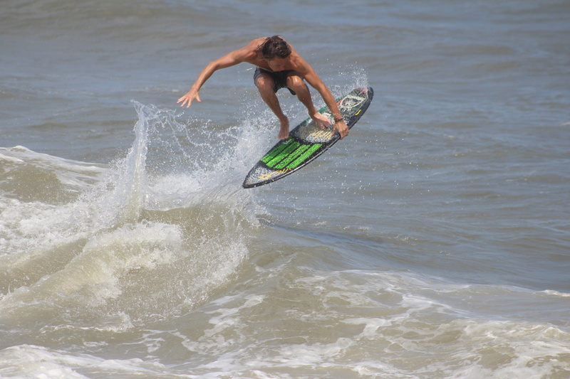 motion, lifestyle, lifestyles, ocean, skill, men, wave, surfing, waves, outdoors, one person, real people, 5K, nature, waterfront, skimboard, sea, summer