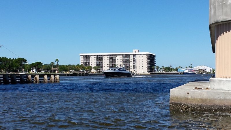 building exterior, building, coastline, salt water, lifestyle, water, copy space, river, travel, clear sky, pilings, built structure, luxury, history, no people