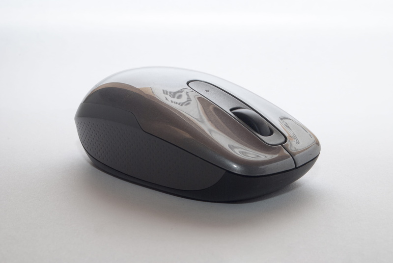 computer mouse, personal accessory, closeup, cordless, shine, computer equipment, push button, protection, computer network, desk, windows, gray, connection