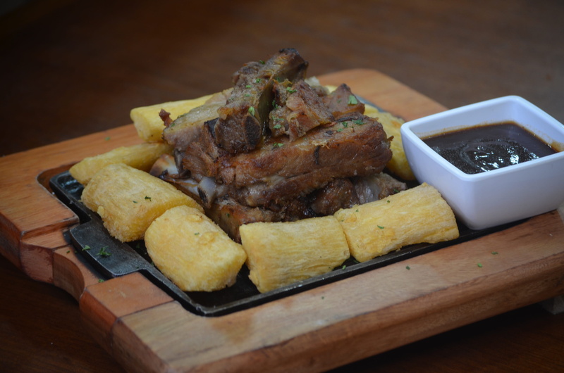 cutting board, wellbeing, prepared potato, close-up, snack, table, high angle view, food, slice, focus on foreground, still life, Happy Hour, serving size