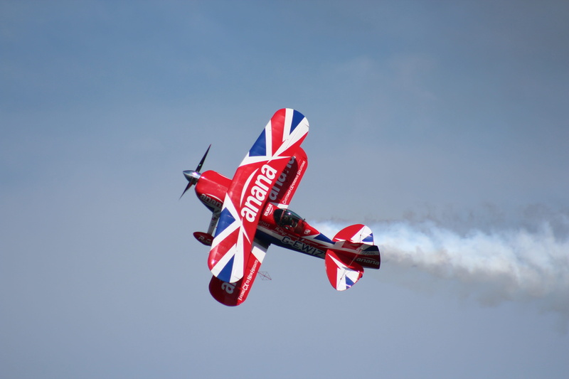 mode of transportation, cooperation, air, red, speed, blue, aerobatic, transportation, aircraft, smoke, mid-air, fighter plane, flying, aerobatics, nature