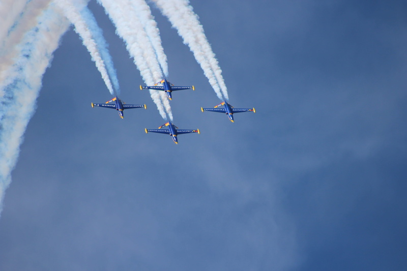 formation, flight, smoke, on the move, aerobatics, vapor trail, airshow, aircraft, flying, blue, 5K, aviation, airplanes, precision, outdoors, day, display