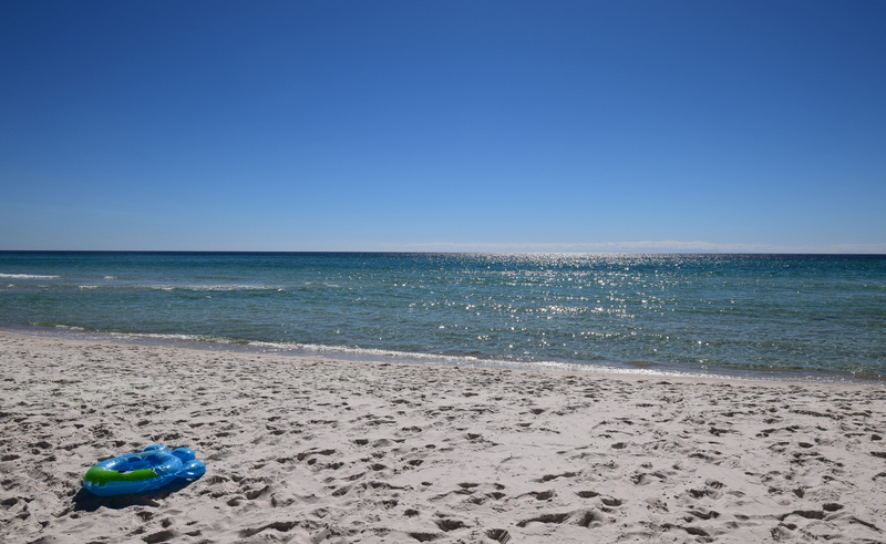 inflatable, no people, horizon over water, 5K, sand, turquoise colored, sky, outdoors, saltwater, nature, copy space, panama city beach, clear sky, scenics - nature