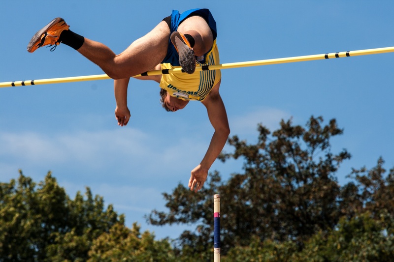 stick, lifestyles, full length, low angle view, man, human arm, jumping, young adult, athletics, one person, skill, sky, arms outstretched, junior gala mannheim