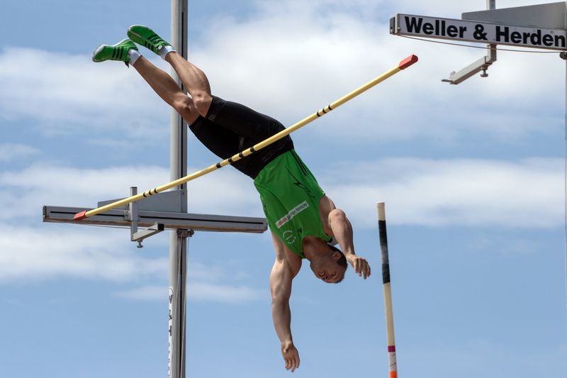 casual clothing, pole vault, real people, cloud - sky, leisure activity, athletics, men, skill, effort, sky, one person, junior gala mannheim, 4K, lifestyles