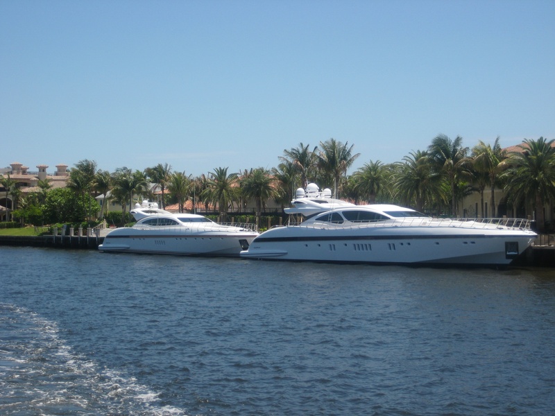 blue, travel, port, yacht, nautical vessel, transportation, clear sky, water, copy space, no people, plant, waterfront, tree, 2K, luxury, miami, nature