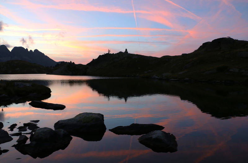 pyrénée, beauty in nature, espagne, scenics - nature, orange color, rock, mountain, sky, tranquil scene, reflection, solid, outdoors, tranquility, lake