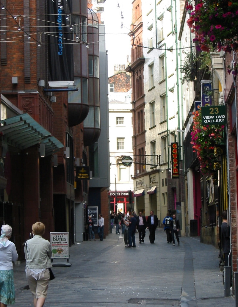 editorial, women, lifestyles, retail, photos, road, building, walking, leisure activity, day, Liverpool, Mathew Street, crowd, real people, tourism, adult