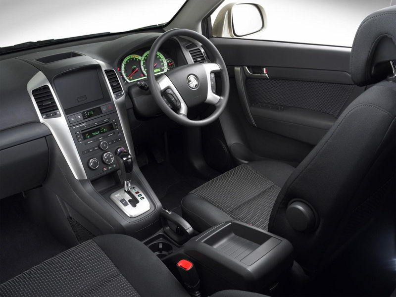 day, mode of transportation, land vehicle, technology, vehicle interior, captiva, steering wheel, car interior, windshield, close-up, motor vehicle, dashboard