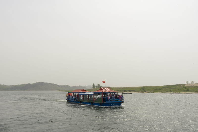 dandong, day, no people, slope, beauty in nature, cruiser, tranquil scene, watercraft, nautical vessel, person, sky, banana boat, passenger craft, 5K