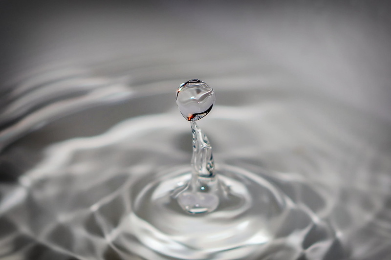 rippled, studio shot, fluid, splashing droplet, backgrounds, close, water, drops, impact, drip, ball, wet, photography, dropping, purity, liquid, concentric