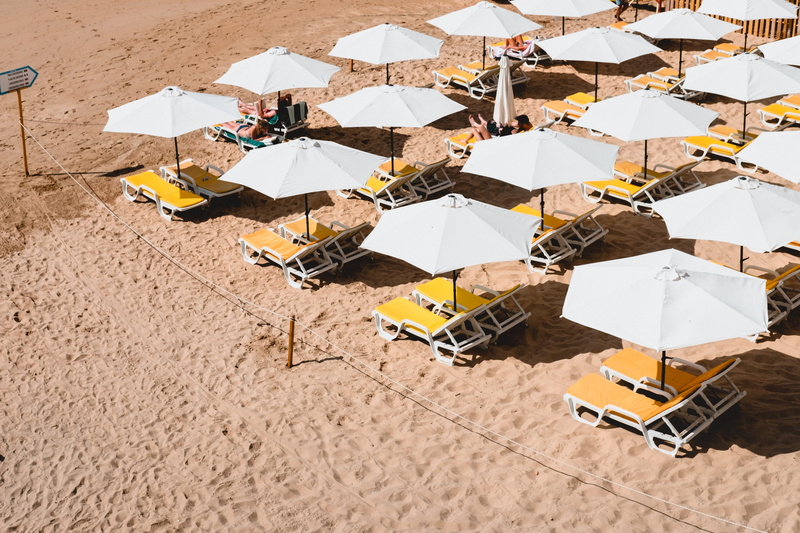no people, summer, summer life, bright, guitar, sun bed, chair, sea side, nature, lounge, chairs, portugal, sand, sunlounger, beach, photo, 4K, in a row