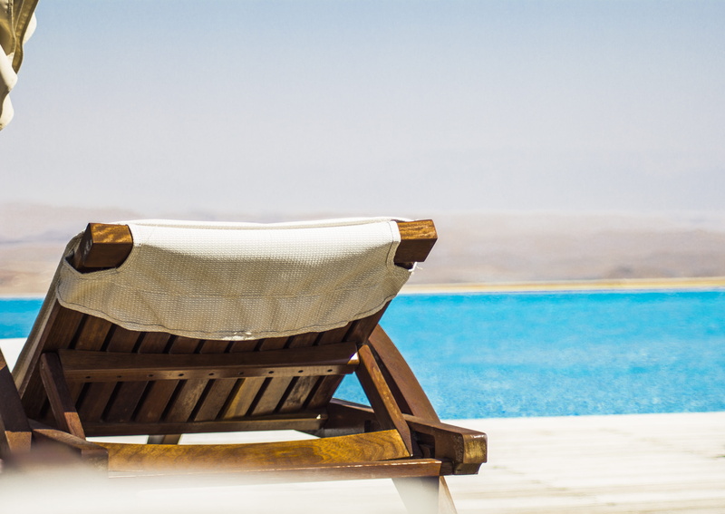 holiday, chair, relaxing, brown, armchair, beach, tranquility, 4K, shot, lounge chair, tranquil scene, pool, land, sun, copy space, water, nature, blue