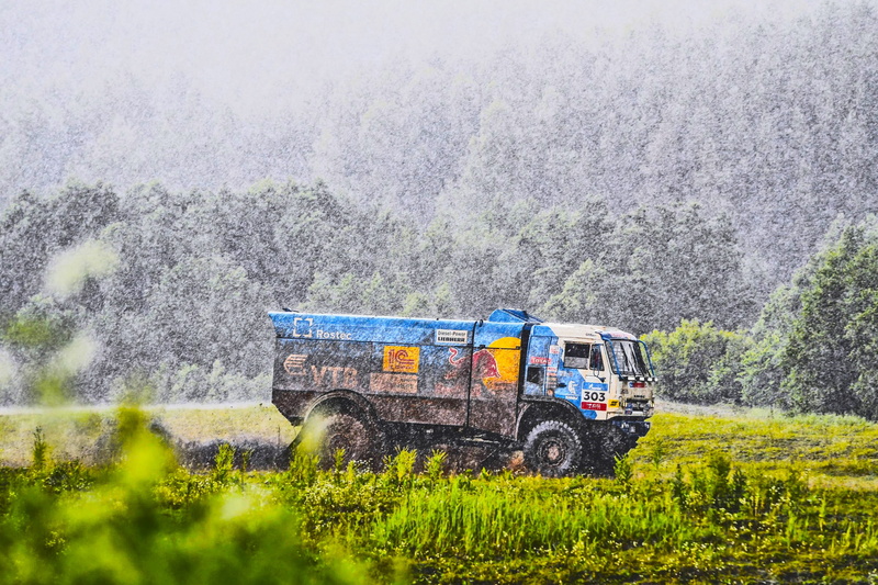 303, Water, Nature, 2K, Grass, Squirt, Russia, The shower, Dirt, Master, Race, Rally, Rain, Sport, Silk Way, Silk road, Speed, KAMAZ