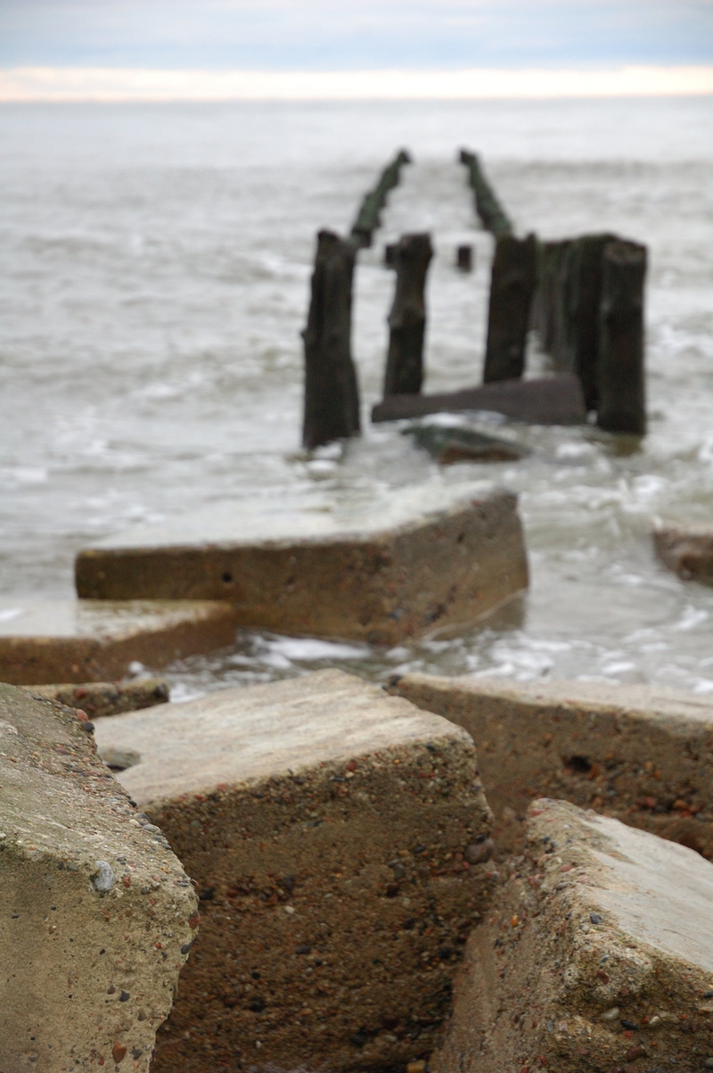 sand, motion, nature, breakwaters, sea, rocks, sport, day, wooden post, close-up, 2K, focus on foreground, sandcastle, tranquility, stone, no people, outdoors