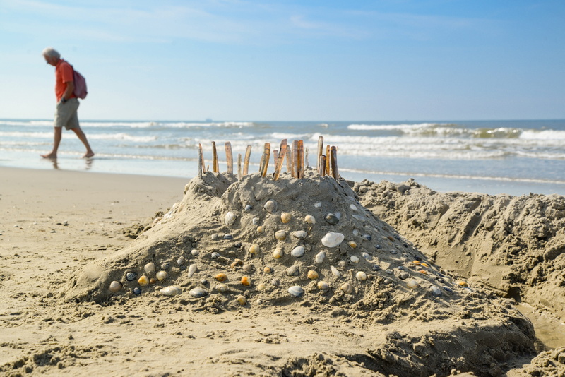 shell, tranquility, sky, scenics - nature, sandcastle, lifestyle, leisure, full length, man, sand, ocean, childhood, summer, nature, beauty in nature, 5K