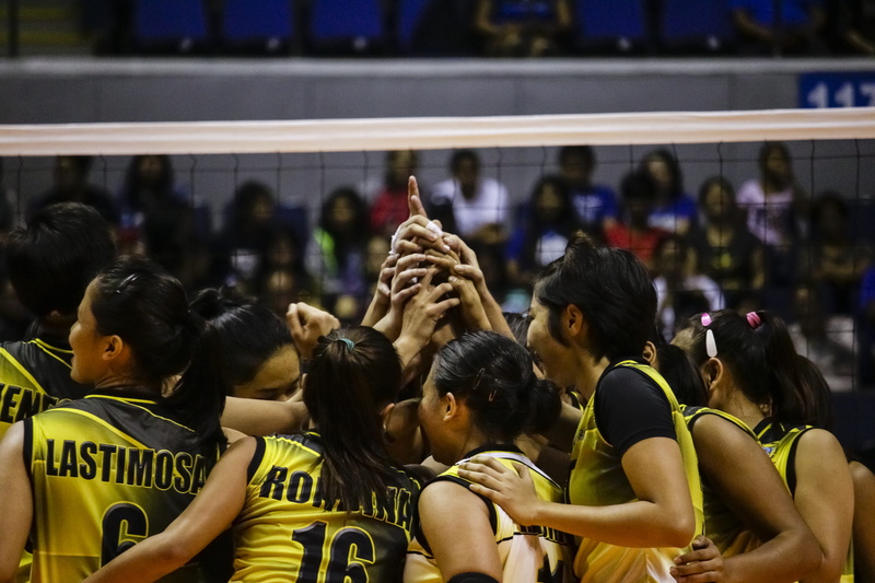 match - sport, lifestyles, volleyball, rear view, watching, leisure activity, people, text, large group of people, 5K, women, representation, players