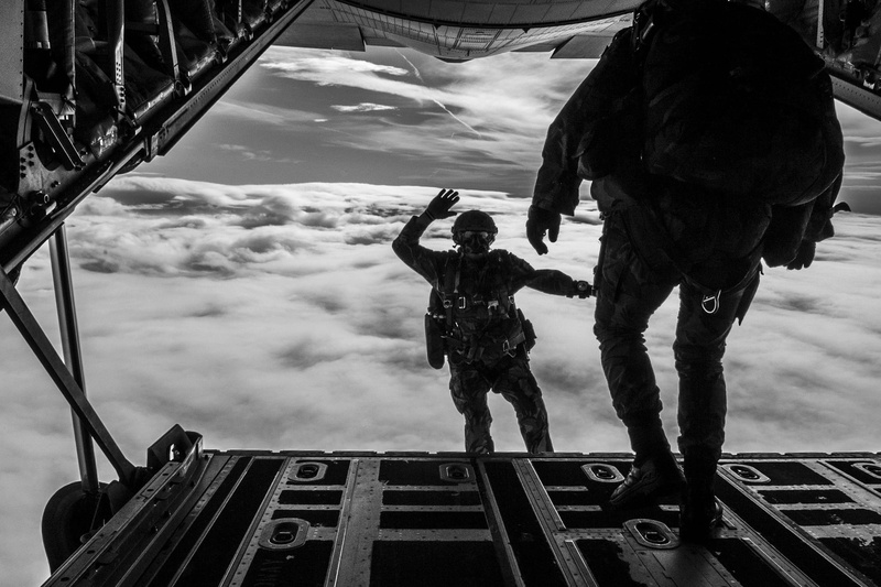 water, full length, skydivers, people, day, parachute, jumping, 1080P, plane, skydiving, jumper, fall, men, courage, grayscale, military, transport, airplane