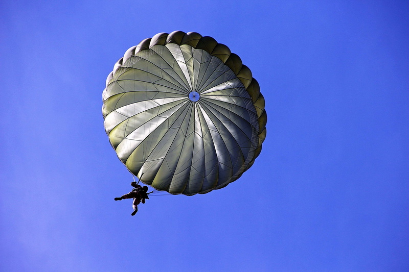 parachutist, machine, jump exercise, clear sky, army, skydiving, adventure, p, arrival, people, airshow, low angle view, glide, flying machine, departure
