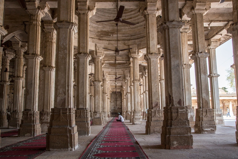 pillars, India, spirituality, cathedral, sipri, place of worship, s, tourism, Rani SipriS Mosque, travel Destinations, Tomb, ancient, outdoors, public domain