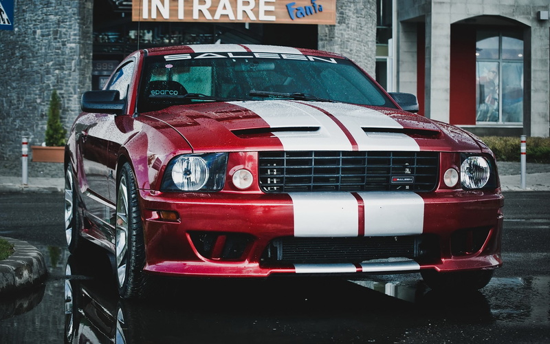 no people, motor vehicle, 1080P, mode of transportation, outdoors, the past, muscle cars, transportation, city, street, coupe, architecture, building exterior