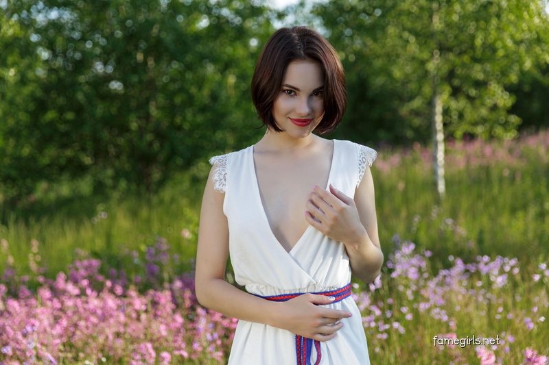 2K, looking at viewer, women, brunette, women outdoors, white dress, short hair, famegirls.net, Diana, red lipstick