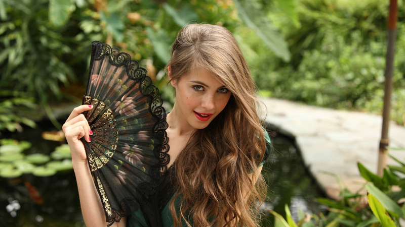 4K, Willa Holland, 4K
