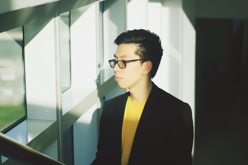 business, front view, glasses, contemplation, chinese, thinking, hairstyle, looking, portrait, menswear, china, young men, well-dressed, boy, asian, one person