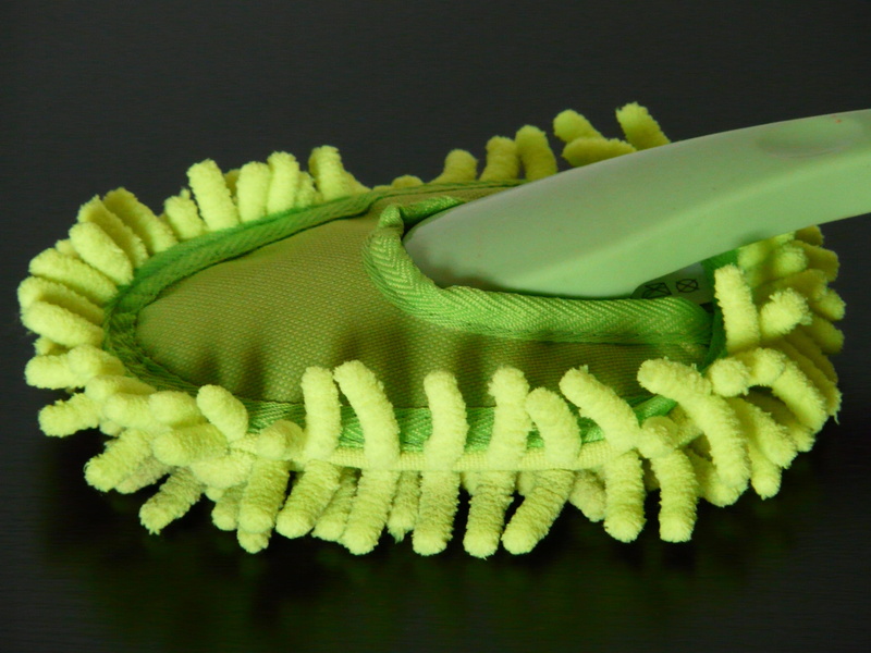 studio shot, healthy eating, dust mop, wall brush, budget, dusting, cleaning, feather duster, staubbesen, broom, neon green, freshness, no people, home appliance