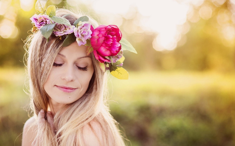 hairstyle, 1080P, nature, plant, beautiful woman, young adult, wearing flowers, portrait, hot girl pics 1920x1200, young women, contemplation, long hair