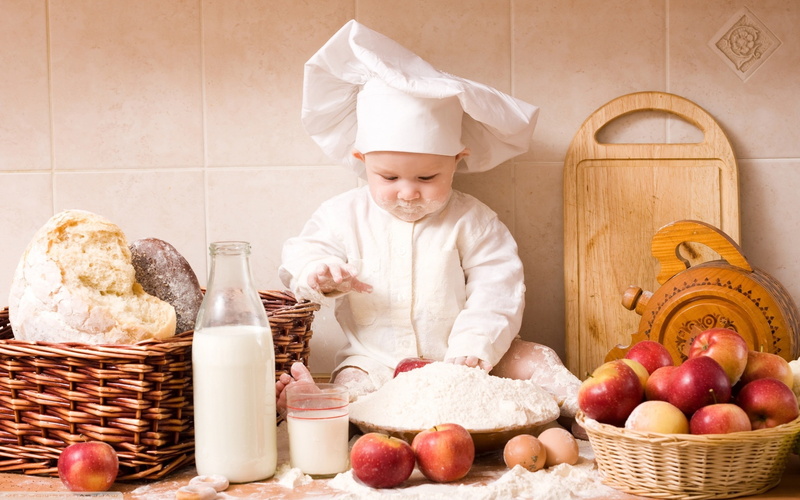 men, chef, food, boys, container, basket, holding, household equipment, waist up, males, 2K, innocence, childhood, People, uniform, child, indoors, offspring