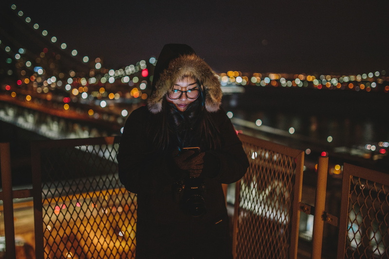 1080P, the hood, lens, roof, lights, the camera, mobile phone, United States, street, night, bokeh, Canon, East River, gloves, New York, girl, Manhattan bridge