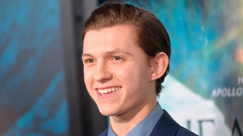 close-up, human face, happiness, looking at camera, headshot, young, actor, adult, hairstyle, focus on foreground, 1080P, s, tom holland, top, portrait