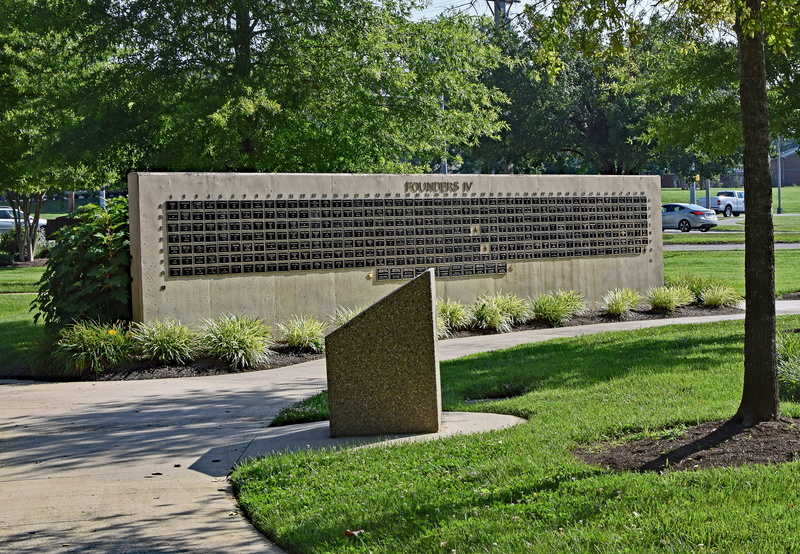 sunlight, historic, park - man made space, founders list, grass, cemetery, tennessee, plant, Founders, grave, Tennessee, 4K, day, built structure, green color