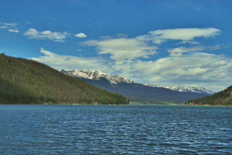 beauty in nature, plant, no people, scenics - nature, lake, non-urban scene, colorado, tree, idyllic, 2K, outdoors, sky, mountains, tranquility, landscape