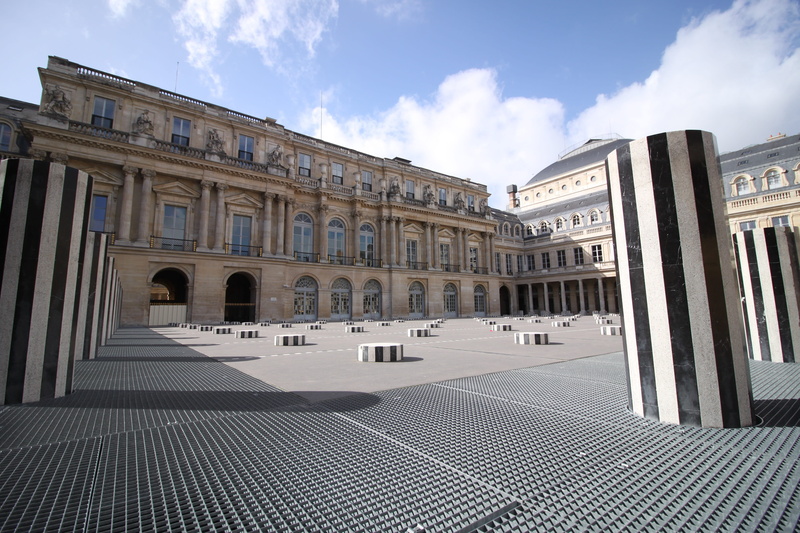 incidental people, building, eye, city, paris, day, artistic, travel, 4K, visit, modern art, building exterior, palace, sculpture, government, art and craft