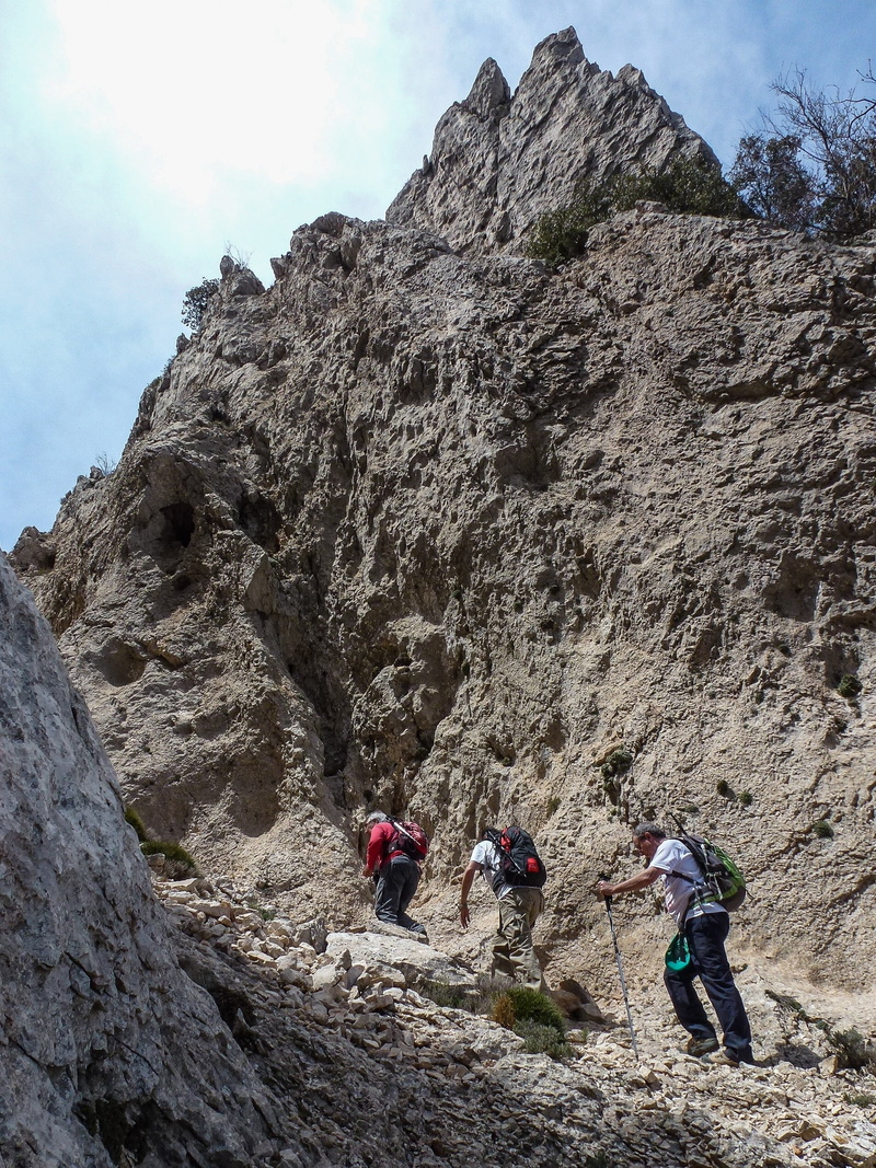 friendship, rock - object, leisure activity, group of people, men, hiking, adventure, mountains, nature, people, formation, real people, climbing, rock