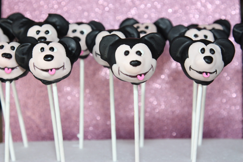 animal representation, decorated, dessert, sweets, toy, food, 4K, food and drink, celebration, focus on foreground, face, freshness, creativity, indoors