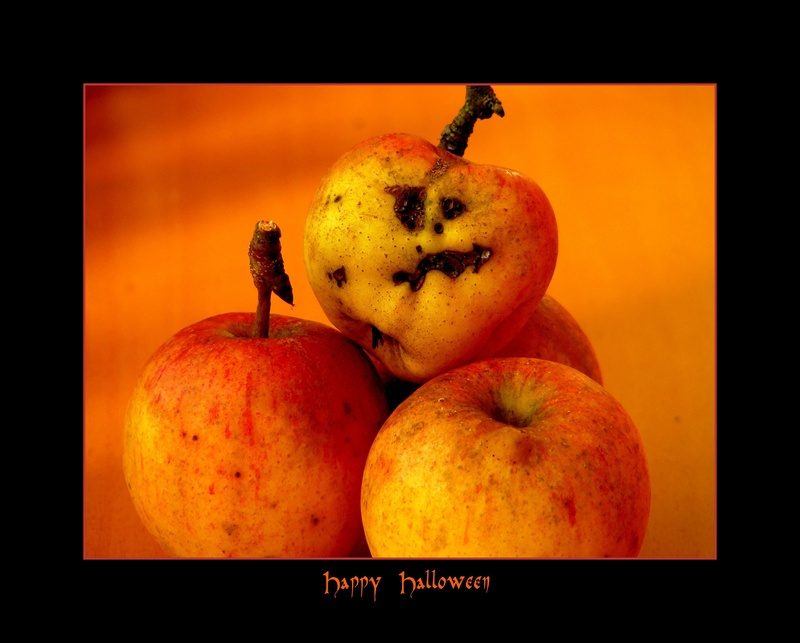 fruit, still life, apple, wellbeing, no people, autumn, face, food and drink, apple - fruit, citrus fruit, close-up, creepy, gag, food, group of objects