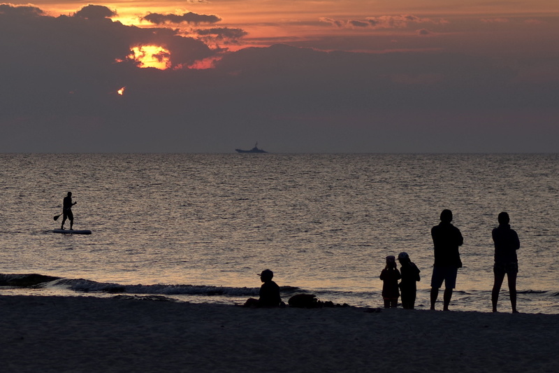 clouds, peace of mind, summer, rest, people, group of people, surfing, horizon over water, sound, silhouette, beauty in nature, scenics - nature, leisure activity