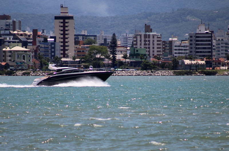 santa catarina, beira-mar norte, building exterior, transportation, city, waterfront, 5K, north shore, architecture, office building exterior, water, wave pattern
