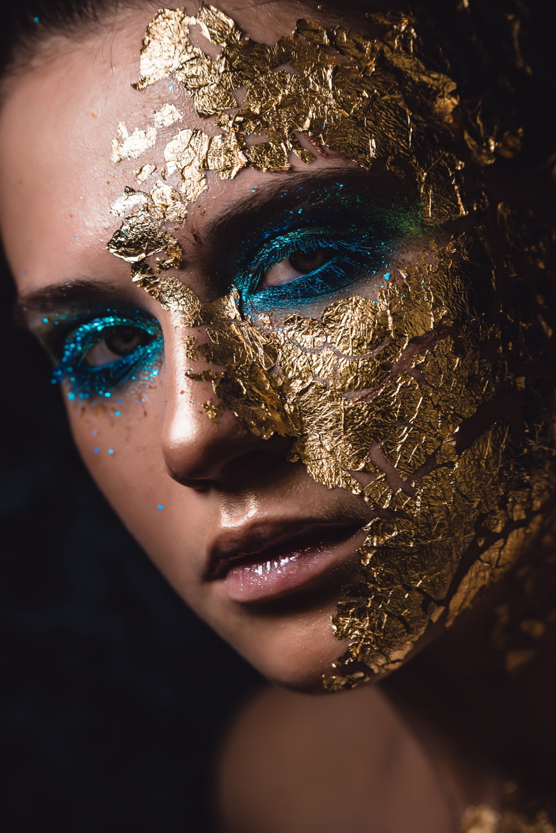 portrait, Pavel Palval, lip gloss, makeup, 1080P, lipstick, gold, glitter, glamour, eyeshadow, women, looking at viewer