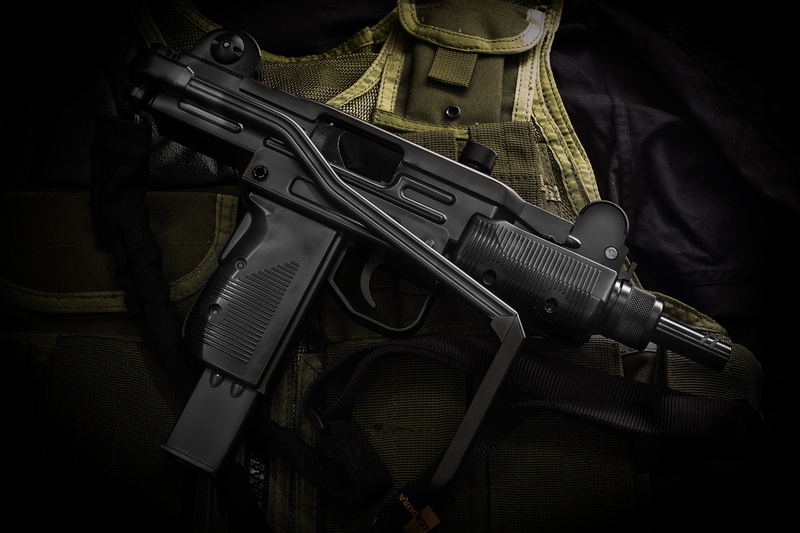 safety, day, indoors, 4K, gun, warning sign, rifle, sign, armed forces, The gun, government, Uzi, weapons, security, one person, black, weapon, violence